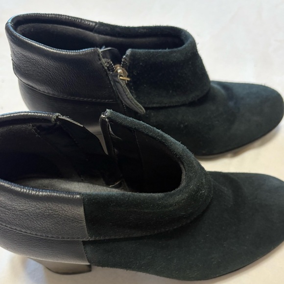 Clarks Shoes - Elegant Black Women's Shoes